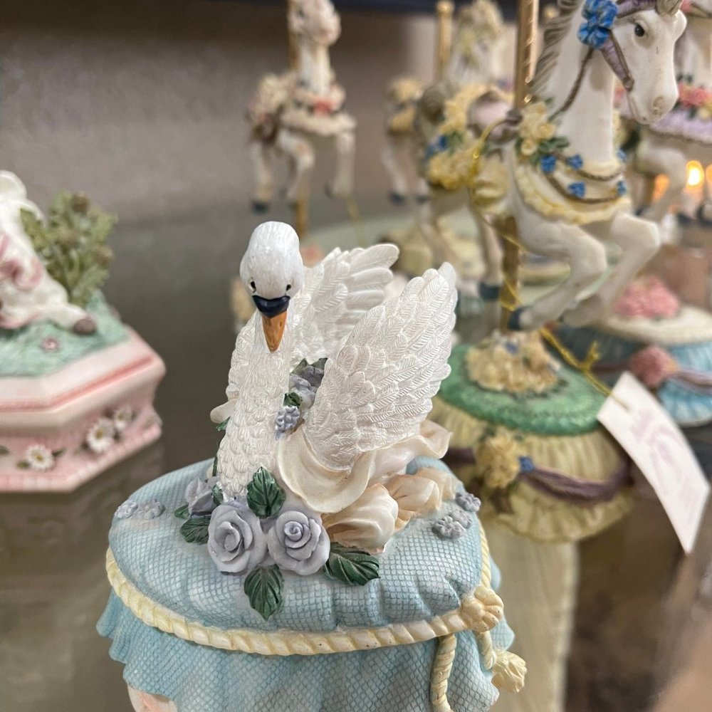 Carousel Musical Collection - Picture 8 of 16